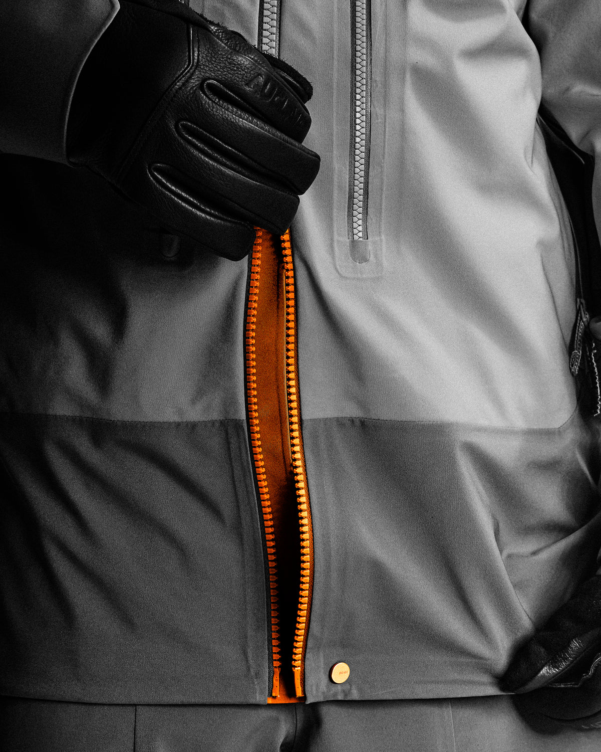 Two-way center-front zipper 