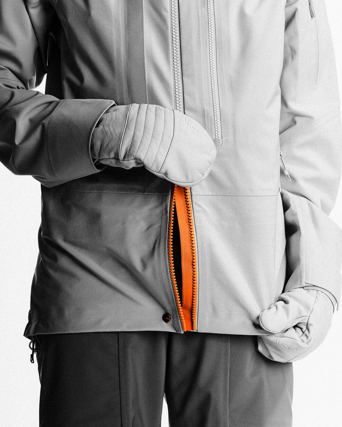 Two-way center-front zipper